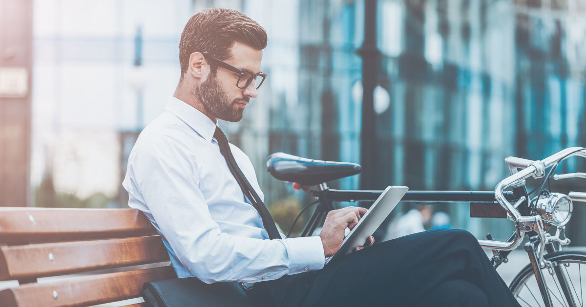 Leaving email to colleagues and clients: templates and tips
