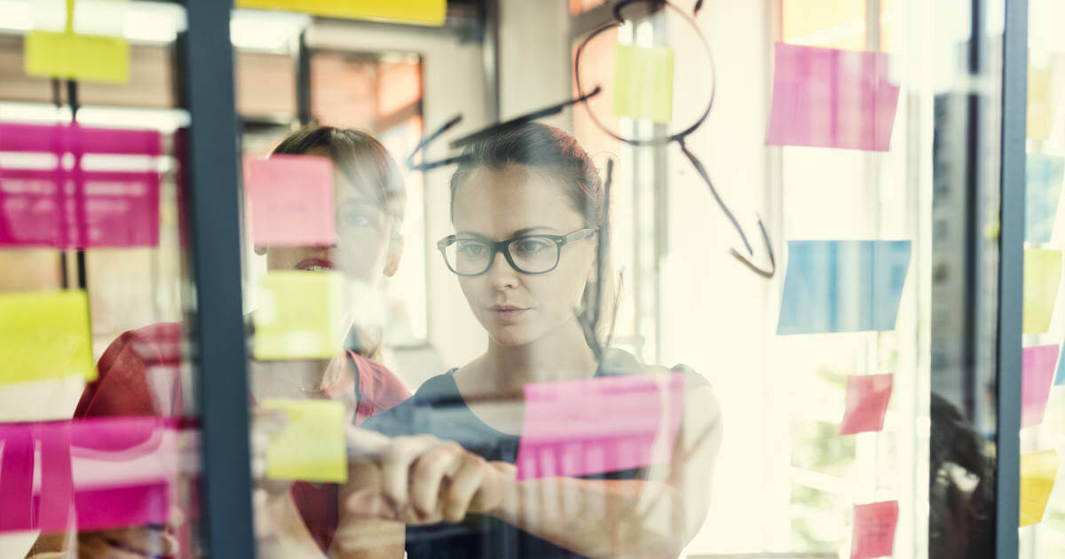 UML state machine diagrams: visualising sequences of object states