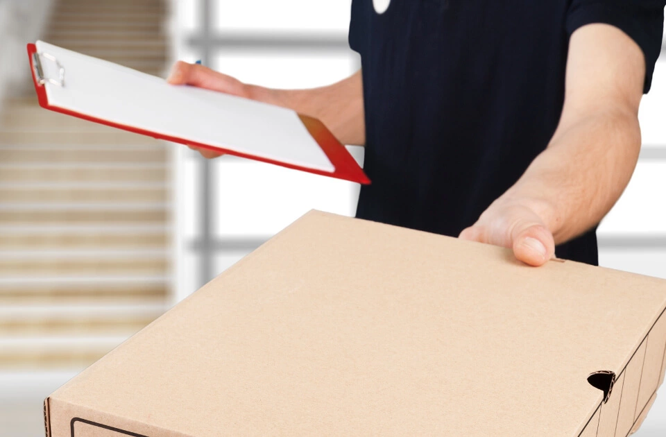 Image: E-mail online mail delivery